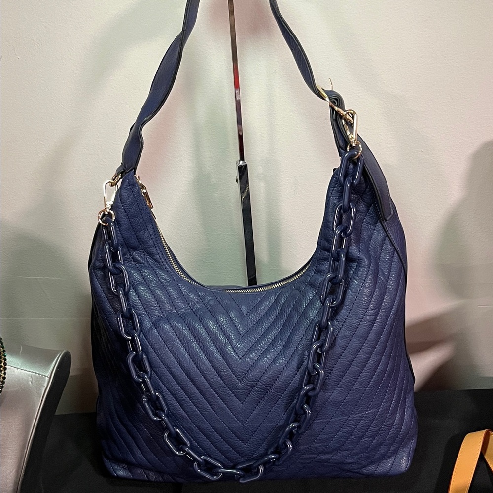 Elegant Navy Quilted Shoulder Bag
